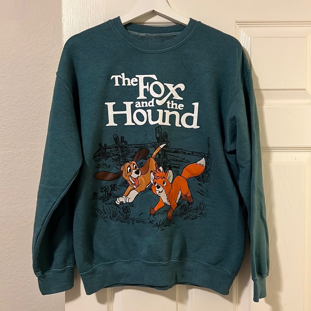 NWOT - Official Disney Merchandise - The Fox and the Hound Crewneck Size M